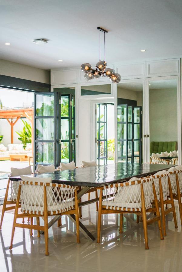 Villa Okenada - Modern 5-Bedroom Pool Villa In Berawa! Canggu Eksteriør bilde