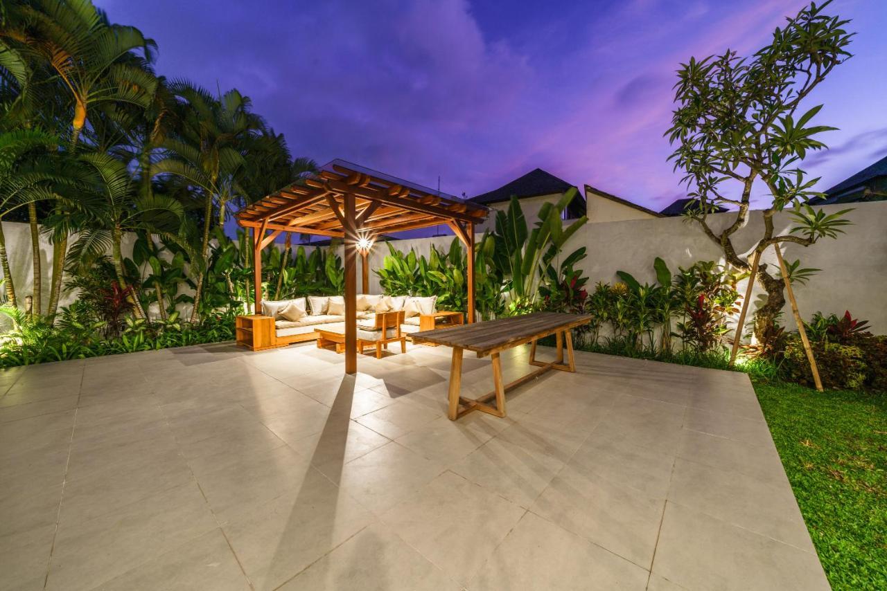 Villa Okenada - Modern 5-Bedroom Pool Villa In Berawa! Canggu Eksteriør bilde